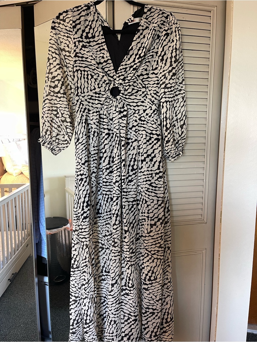 Women's Black and White Printed Maxi Dress with Center Ring Accent